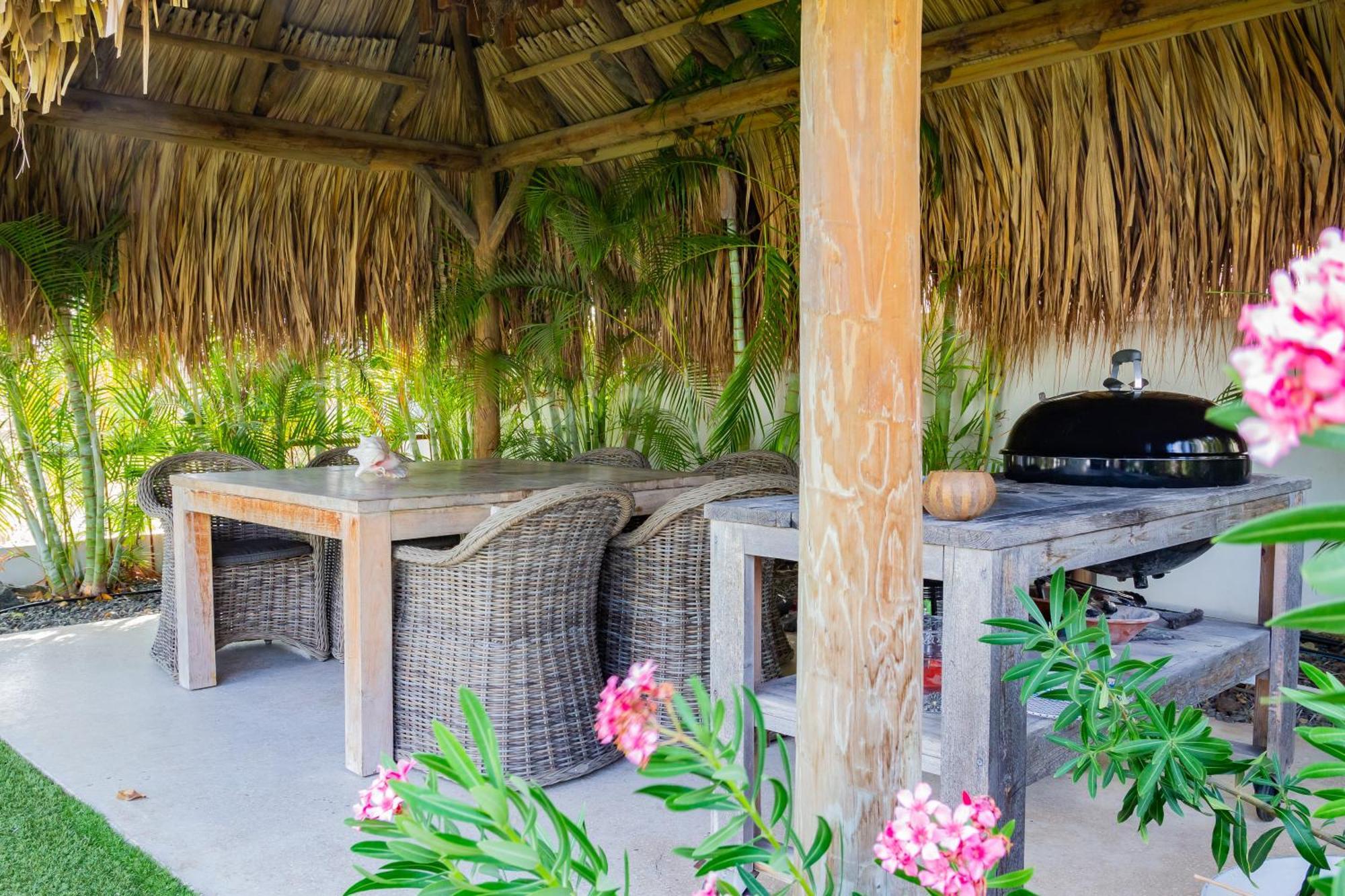 Stylish 4 Bedroom Modern Villa Design, Walking Distance From The Beach Jan Thiel Extérieur photo