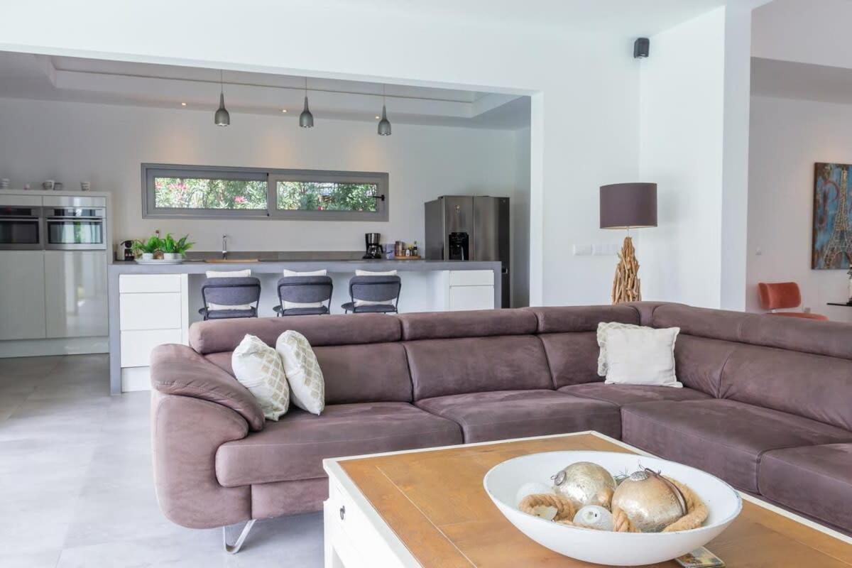 Stylish 4 Bedroom Modern Villa Design, Walking Distance From The Beach Jan Thiel Extérieur photo