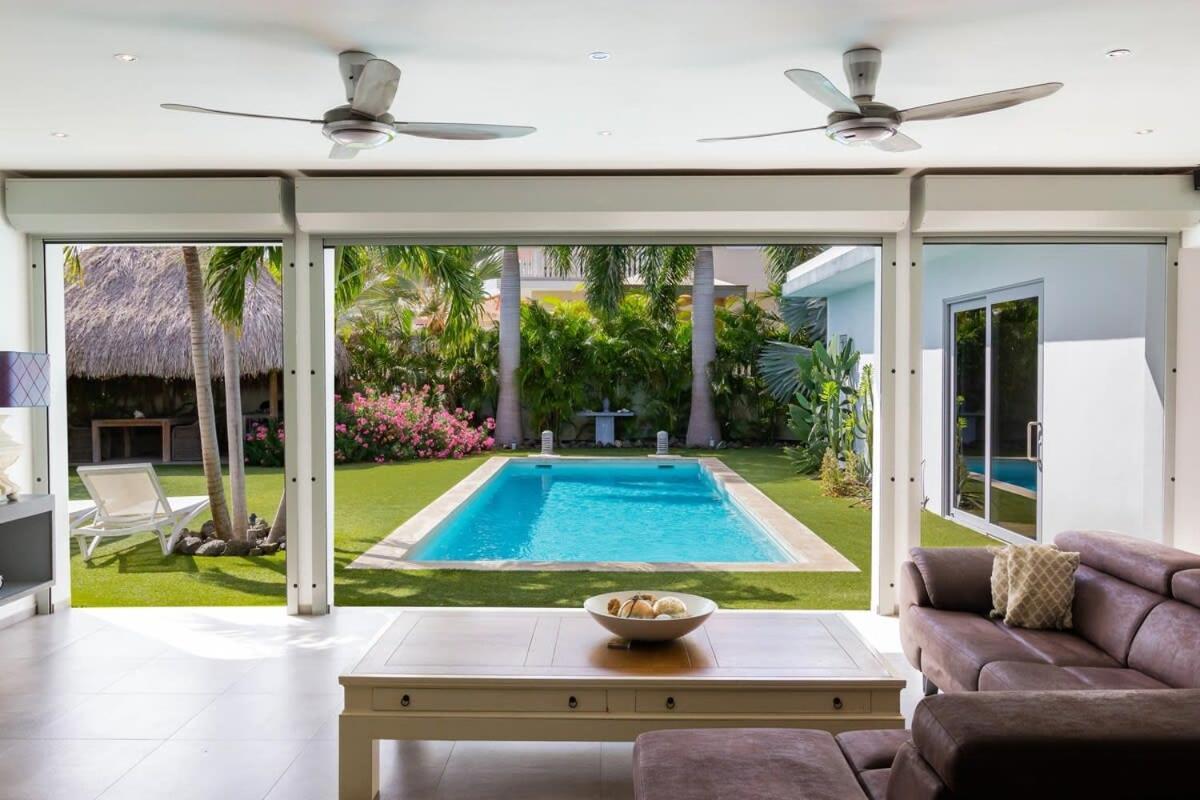 Stylish 4 Bedroom Modern Villa Design, Walking Distance From The Beach Jan Thiel Extérieur photo